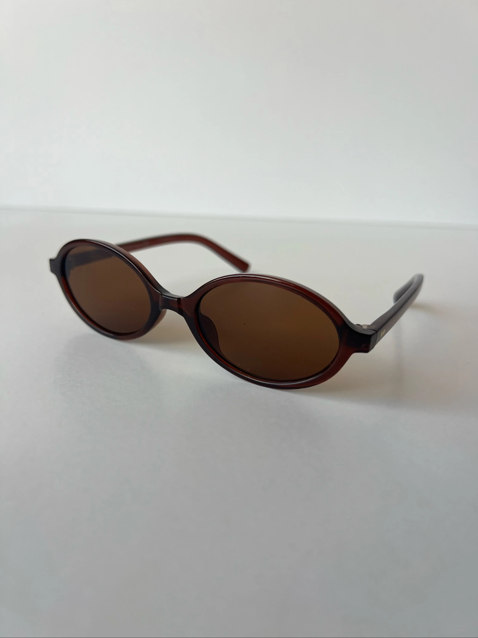 Gafas de Sol Ovaladas Marrones (Nuevas / con accesorios) – photo 4